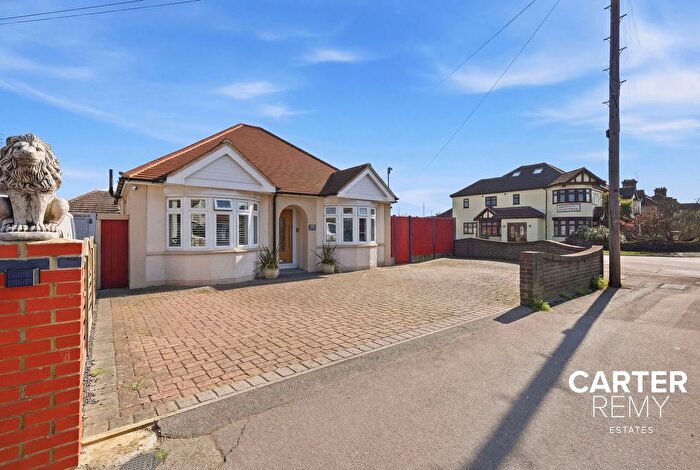 2 Bedroom Bungalow For Sale In Blackshots Lane, Grays, RM16