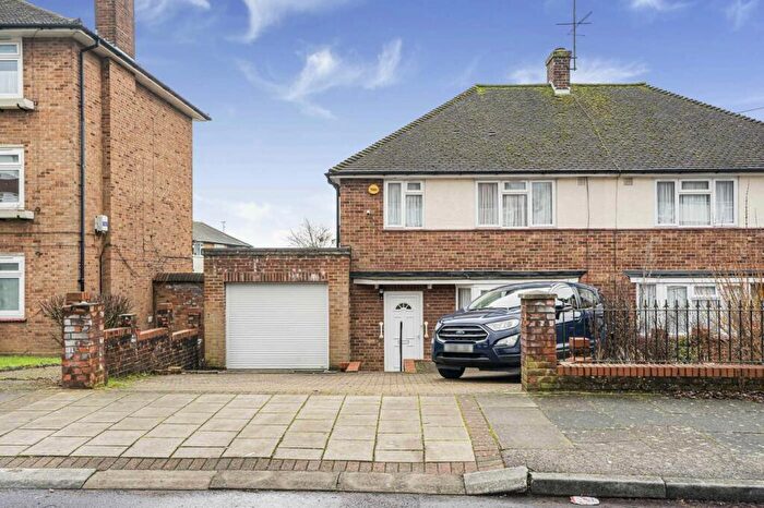 3 Bedroom House For Sale In Fordham Road, Cockfosters, EN4