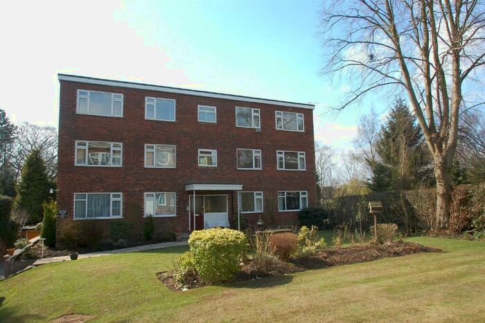 2 Bedroom Flat To Rent In Brookside Court Prestbury Road, Macclesfield, SK10