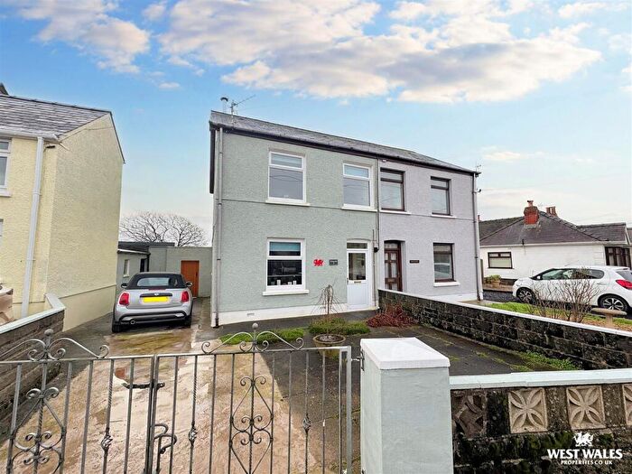 3 Bedroom Semi-Detached House For Sale In Llansaint, Kidwelly, SA17