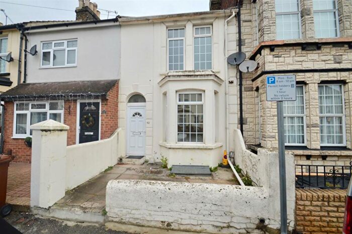 2 Bedroom Terraced House To Rent In Wellington Road, Gillingham, ME7