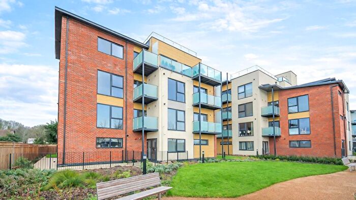 1 Bedroom Flat To Rent In Fern Court, Kingswood Place, Hayes, UB4