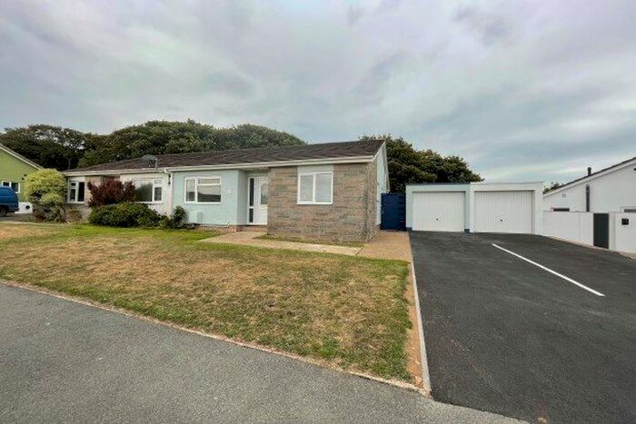 3 Bedroom Bungalow To Rent In Maes Dyfed, Haverfordwest, SA62