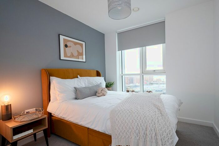 3 Bedroom Flat To Rent In Strand Street, Liverpool, L1