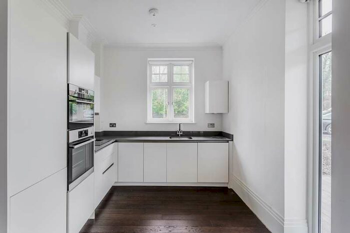 1 Bedroom Apartment To Rent In Horsehill, Horley, Surrey, RH6