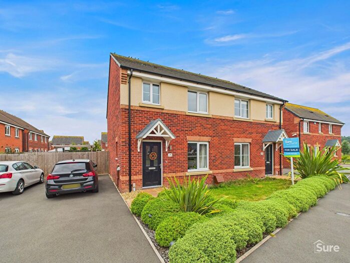 3 Bedroom Semi-Detached House To Rent In Battlestead Road, Burton-On-Trent, DE13