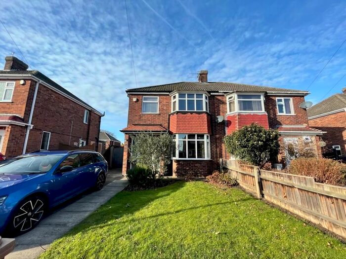 3 Bedroom Semi-Detached House To Rent In Rosemary Avenue, Grimsby DN34
