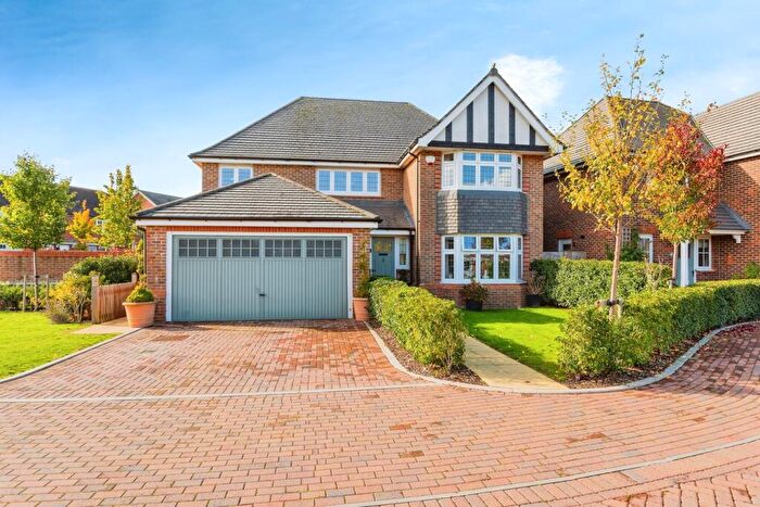 4 Bedroom Detached House For Sale In Pilot Close, Alton, GU34