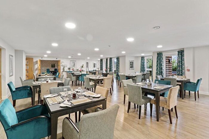2 Bedroom Apartment For Sale In Lower Turk Street, Alton, GU34