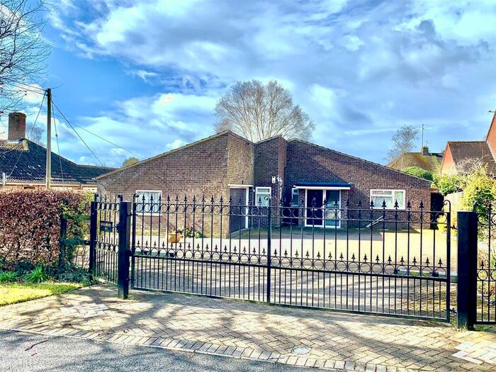 3 Bedroom Detached Bungalow To Rent In The Breach, Devizes, SN10