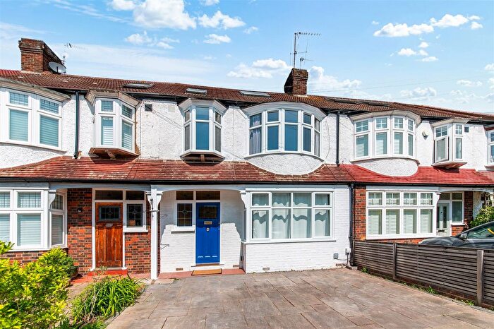 4 Bedroom Property To Rent In Meadow Close, Raynes Park, SW20