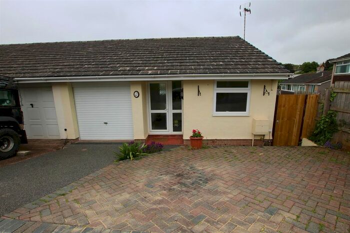 3 Bedroom Semi-Detached House To Rent In Whitchurch Avenue, Exeter, EX2