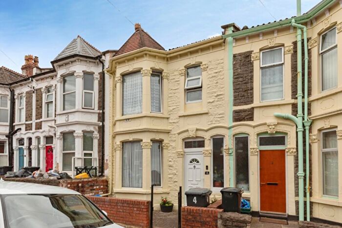 3 Bedroom Terraced House For Sale In Essery Road, Bristol, Somerset, BS5