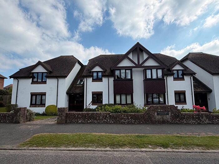 2 Bedroom Flat For Sale In Cooden Drive, Bexhill-On-Sea, TN39