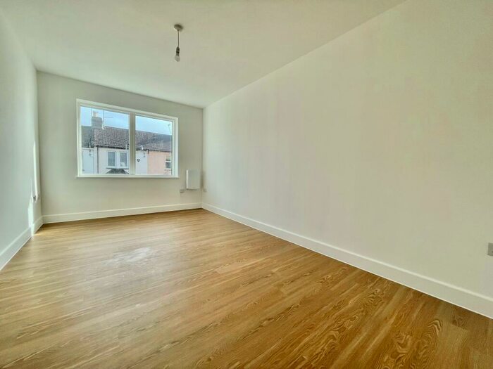2 Bedroom Apartment To Rent In Ainsworth Court, Canterbury Street, Gillingham, ME7