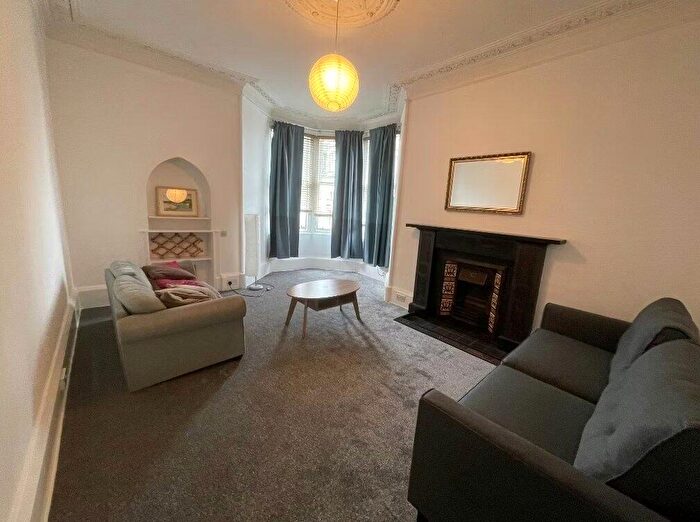 3 Bedroom Flat To Rent In Bruntsfield Place, Edinburgh, Midlothian, EH10