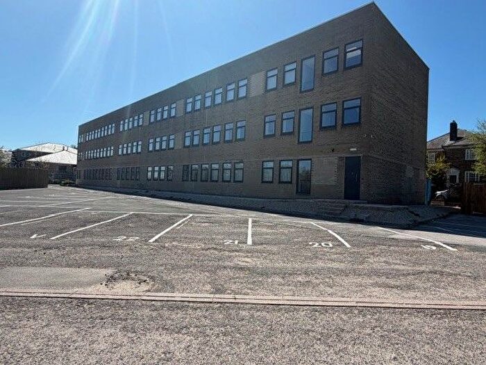 2 Bedroom Flat To Rent In Spring Hall Lane, Halifax, HX1