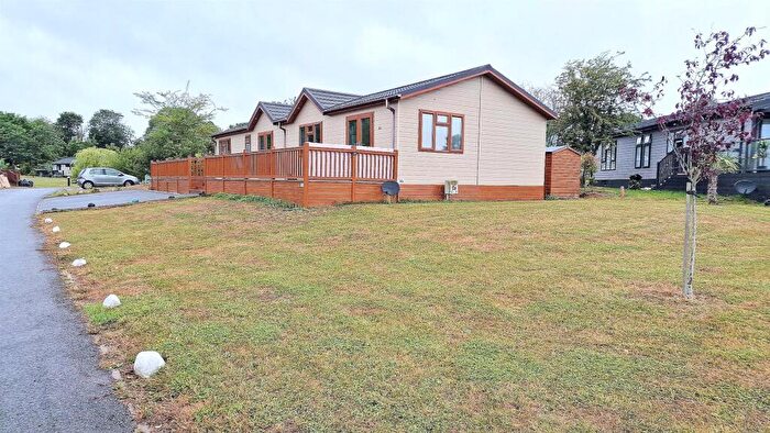 3 Bedroom Park Home For Sale In Woodham Walter, Maldon, CM9