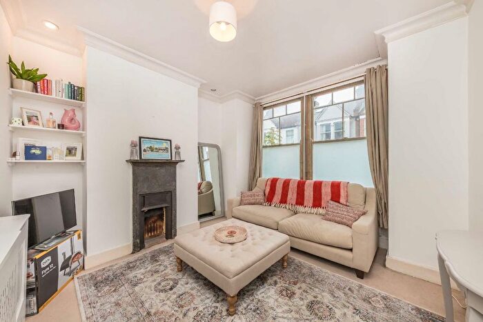 1 Bedroom Flat To Rent In Penwith Road, London, SW18