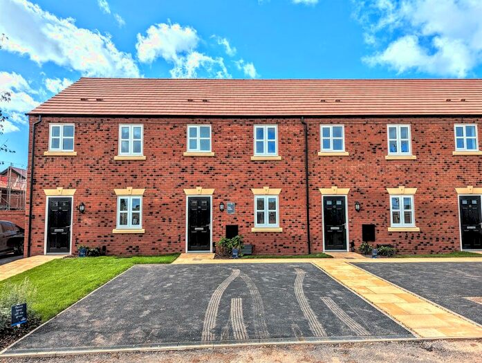 2 Bedroom Terraced House For Sale In Hutchinson Close, Tamworth, B79