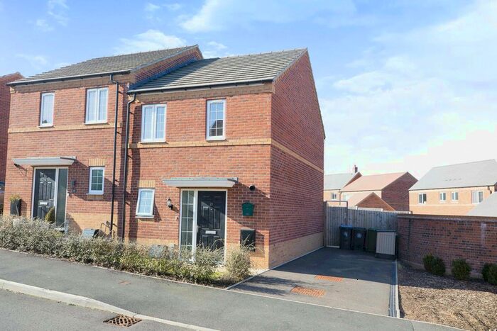 2 Bedroom Semi-Detached House For Sale In Webb Road, Shipston-On-Stour, CV36