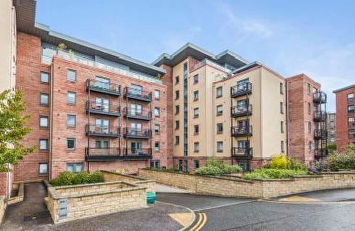 2 Bedroom Flat To Rent In Slateford Gait, Edinburgh, EH11