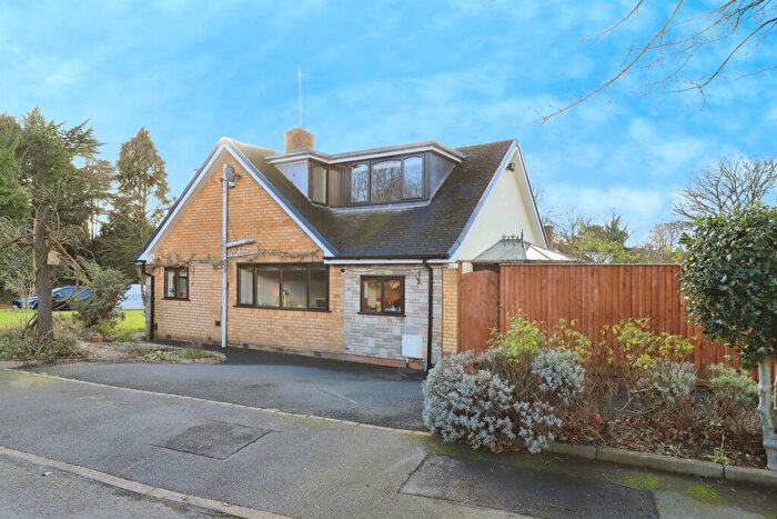 4 Bedroom Semi-Detached Bungalow For Sale In Wollescote Road, Stourbridge, DY9