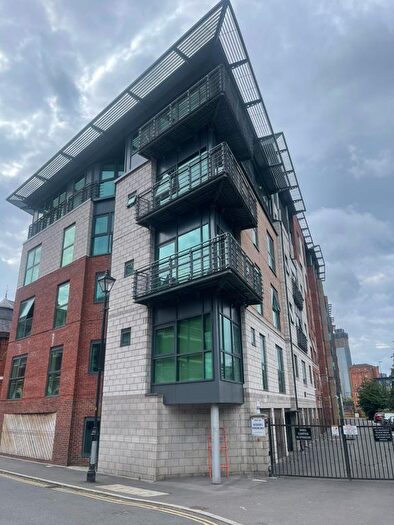 2 Bedroom Flat To Rent In Chapel Street, Salford, M3