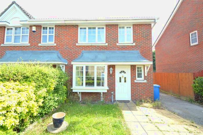 3 Bedroom House To Rent In Heynes Green, Maidenhead, Berkshire, SL6
