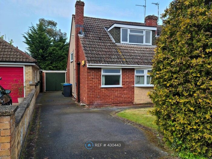 3 Bedroom Semi-Detached House To Rent In Sheridan Close, Rugby, CV22