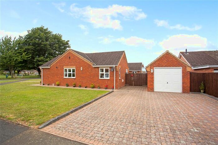 3 Bedroom Bungalow For Sale In Sally Close, Wickhamford, Evesham, Worcestershire, WR11