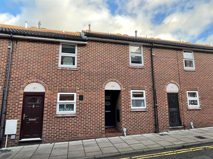 2 Bedroom Terraced House For Sale In Winchester Street, Salisbury, SP1