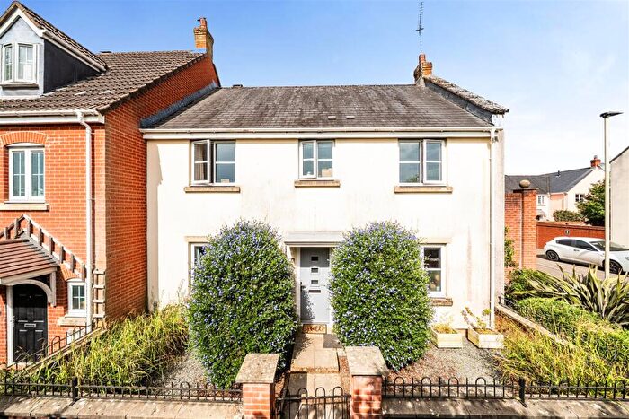 4 Bedroom Semi Detached House For Sale In Redvers Way, Tiverton, EX16