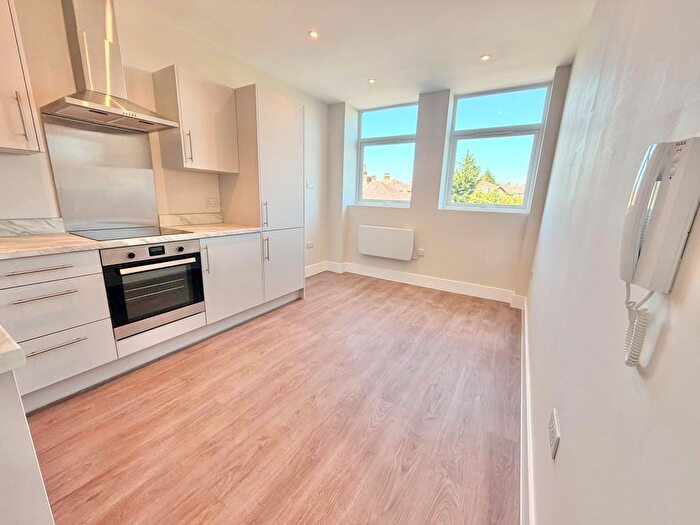 1 Bedroom Flat To Rent In Spring Hall Lane, Halifax, HX1