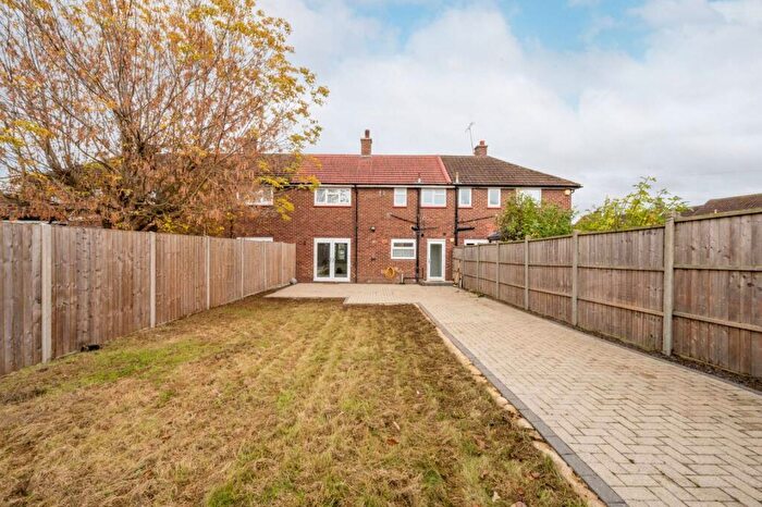 3 Bedroom Terraced House For Sale In Keel Drive, Berkshire, Slough, SL1