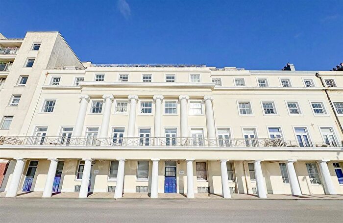 1 Bedroom Flat To Rent In Marina, St. Leonards, TN38