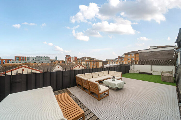 2 Bedroom Flat For Sale In High Street, Southampton, Hampshire, SO14