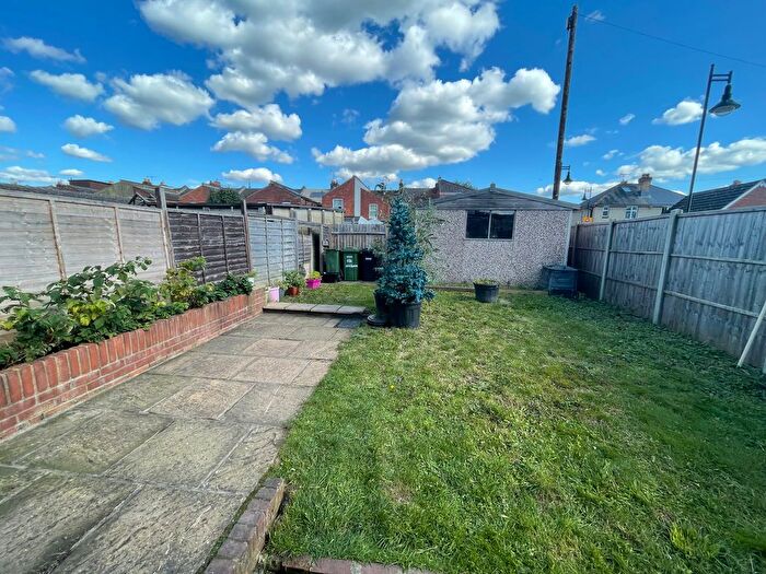 2 Bedroom Flat To Rent In Nutbeem Road, Eastleigh, SO50