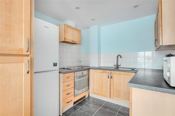 1 Bedroom Flat To Rent In Wandsworth Road, Battersea, SW8
