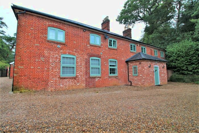 6 Bedroom Barn Conversion To Rent In The Street, Thorpe Abbotts, IP21