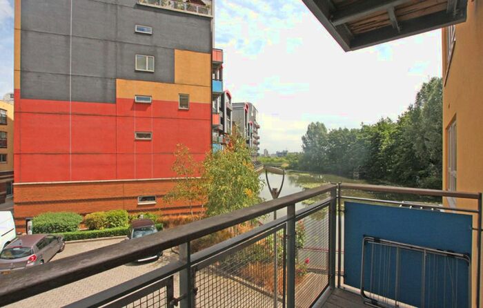 1 Bedroom Flat To Rent In West Parkside, London, SE10