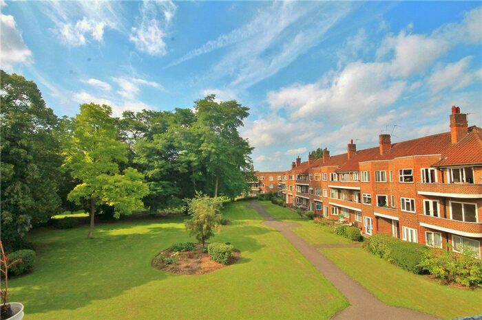 2 Bedroom Flat To Rent In Laleham Road, Staines-Upon-Thames, Surrey, TW18