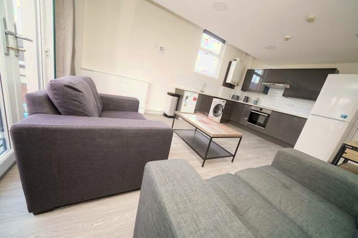 4 Bedroom Apartment To Rent In Apartment E, Broomhall Street, Sheffield, S3