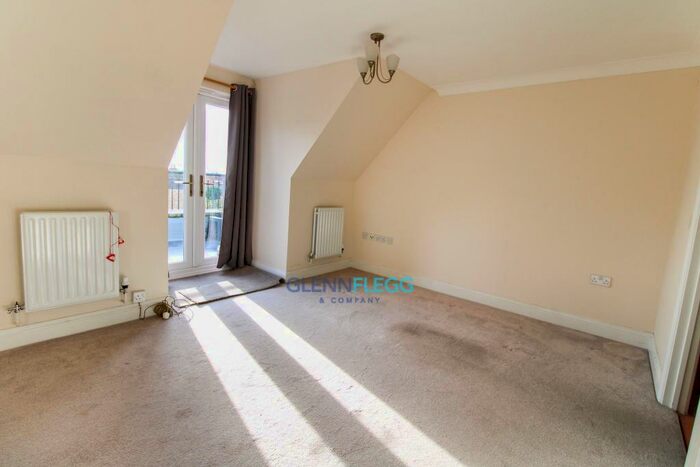 1 Bedroom Flat To Rent In *Over 'S Only* Penn House, Jennery Lane *Over 'S Only*, SL1