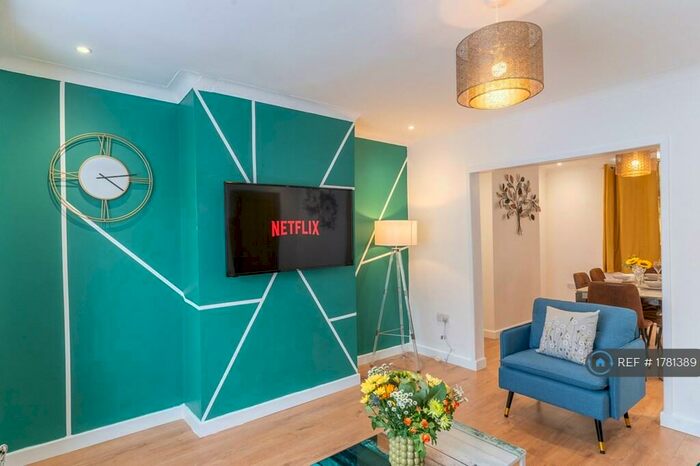 3 Bedroom Semi-Detached House To Rent In Percy Road, Southampton, SO16