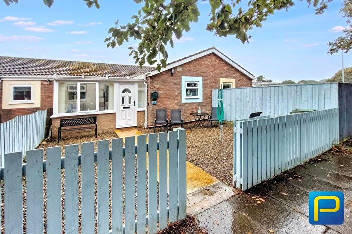 1 Bedroom Bungalow For Sale In Longstone Park, Beadnell, Chathill, Northumberland, NE67
