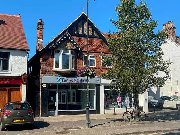 3 Bedroom Flat To Rent In The Parade, Bourne End, SL8