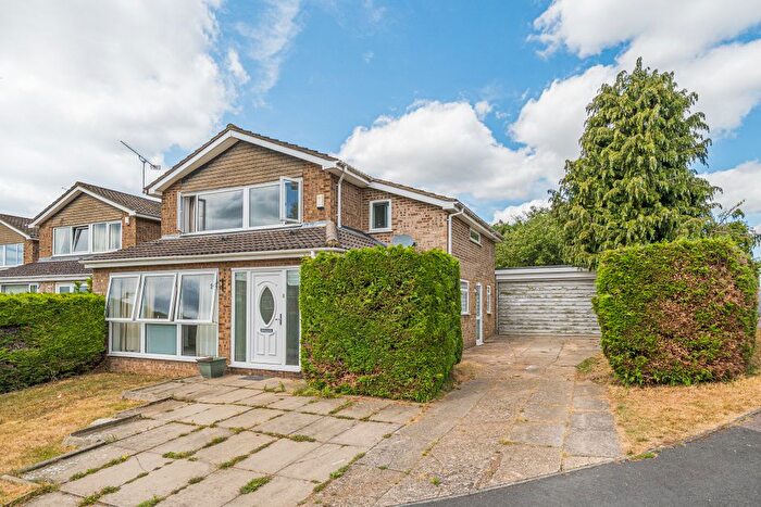 4 Bedroom Detached House For Sale In Arnett Way, Rickmansworth, WD3