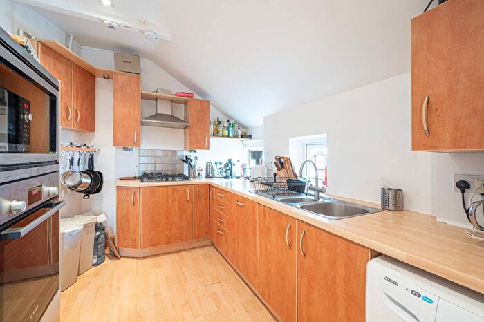 2 Bedroom Flat To Rent In High Street, High Barnet, Barnet, EN5