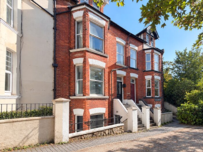 1 Bedroom Flat For Sale In Vicarage Crescent, Margate, CT9